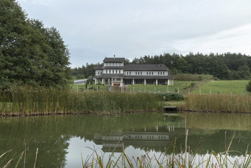 Apartmanház Szilvásvárad